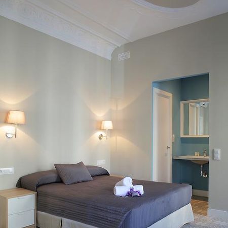 Hostal Medea Barcelona Quarto foto
