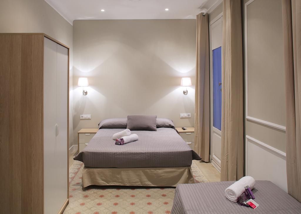Hostal Medea Barcelona Quarto foto